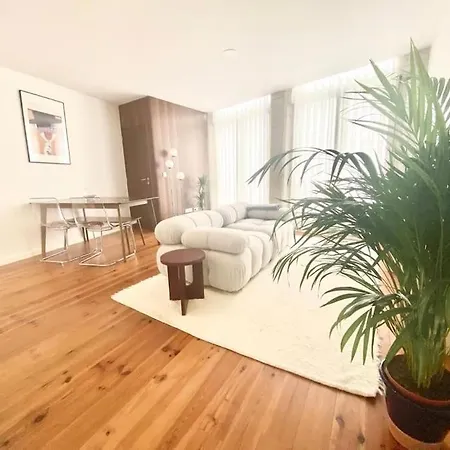 Padre Antonio Vieira Flat E - 2 Bedroom Near Campanha Train Station *