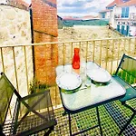 Padre Antonio Vieira Flat E - 2 Bedroom Near Campanha Train Station Apartment