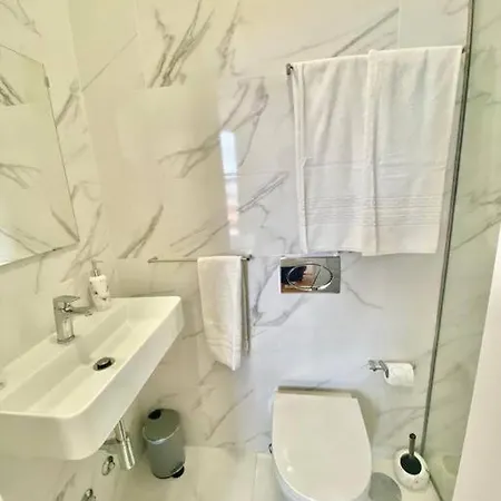 Apartament Padre Antonio Vieira Flat E - 2 Bedroom Near Campanha Train Station Porto