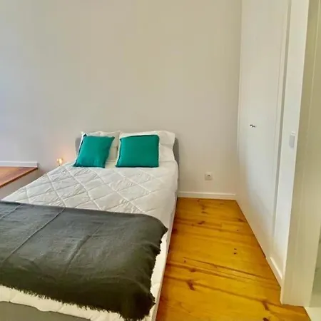 Padre Antonio Vieira Flat E - 2 Bedroom Near Campanha Train Station Oporto