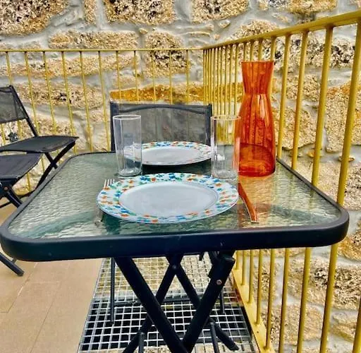 Padre Antonio Vieira Flat E - 2 Bedroom Near Campanha Train Station アパート