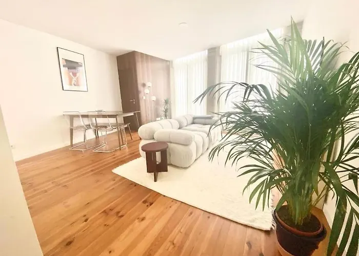 Padre Antonio Vieira Flat E - 2 Bedroom Near Campanha Train Station *