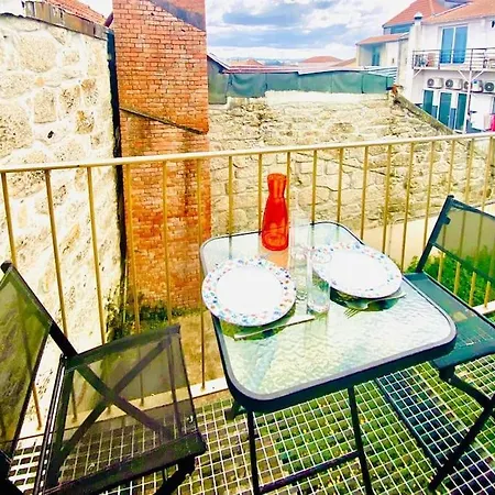 Padre Antonio Vieira Flat E - 2 Bedroom Near Campanha Train Station Apartment