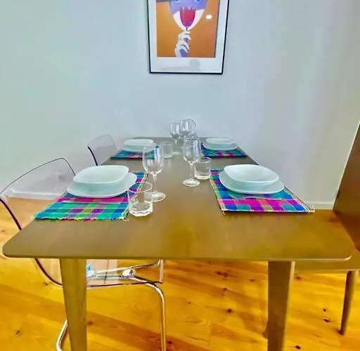 Padre Antonio Vieira Flat E - 2 Bedroom Near Campanha Train Station Apartment *