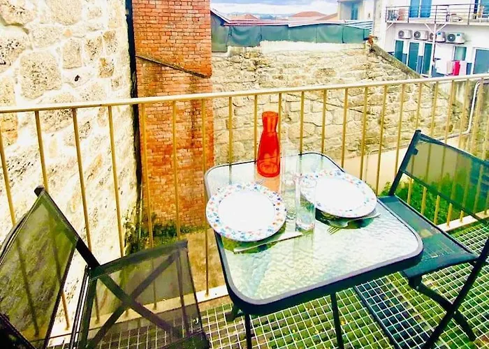 Padre Antonio Vieira Flat E - 2 Bedroom Near Campanha Train Station Apartment