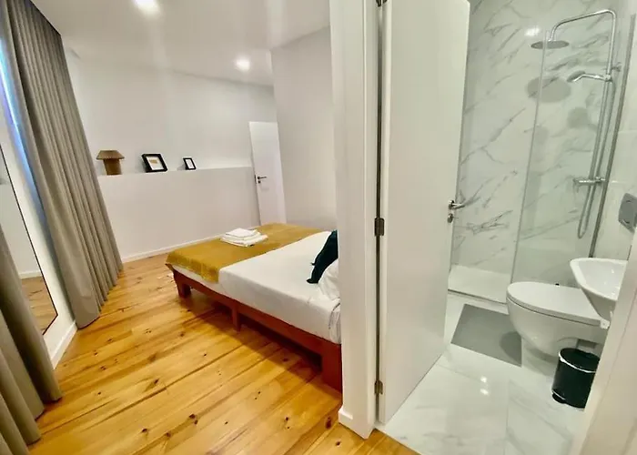 Padre Antonio Vieira Flat E - 2 Bedroom Near Campanha Train Station Apartment *