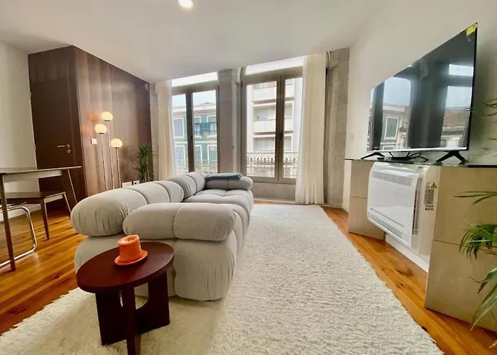 Padre Antonio Vieira Flat E - 2 Bedroom Near Campanha Train Station Apartment *